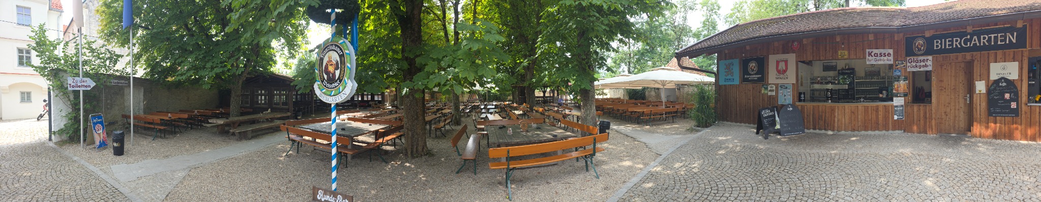 Panorama des Klosterbiergartens Biburg